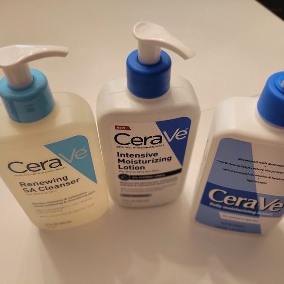 CeraVe Skincare Trio - Picture 1 of 3